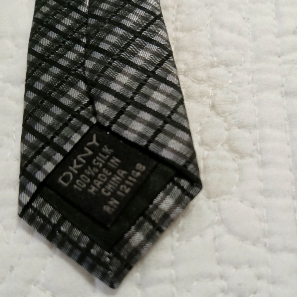 DKNY Necktie NWOT - Picture 3 of 5